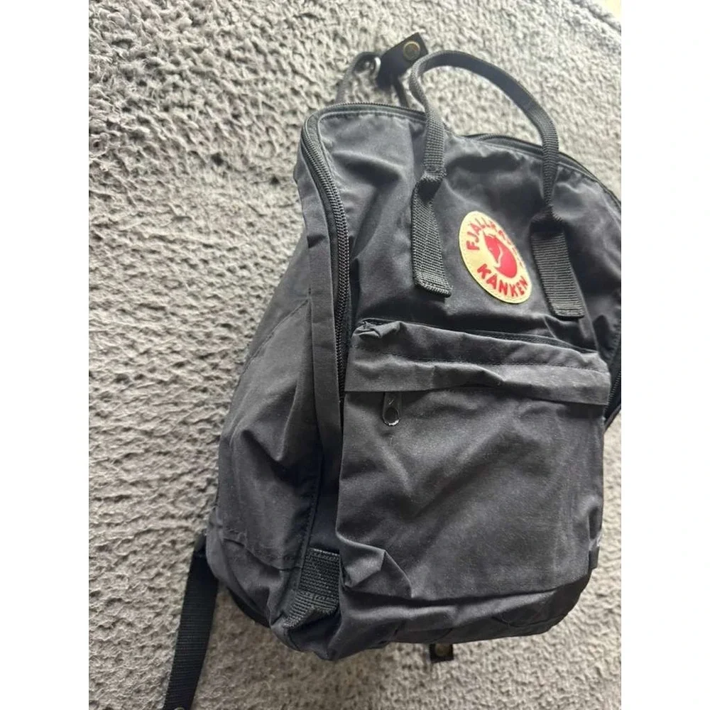 Fjallraven Kanken Classic Vinylon‎ Everyday Outdoor Backpack Black Unisex